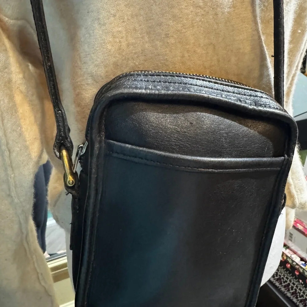 Coach Kit 9973 Vintage camera crossbody‎ Black Leather Crossbody Bag